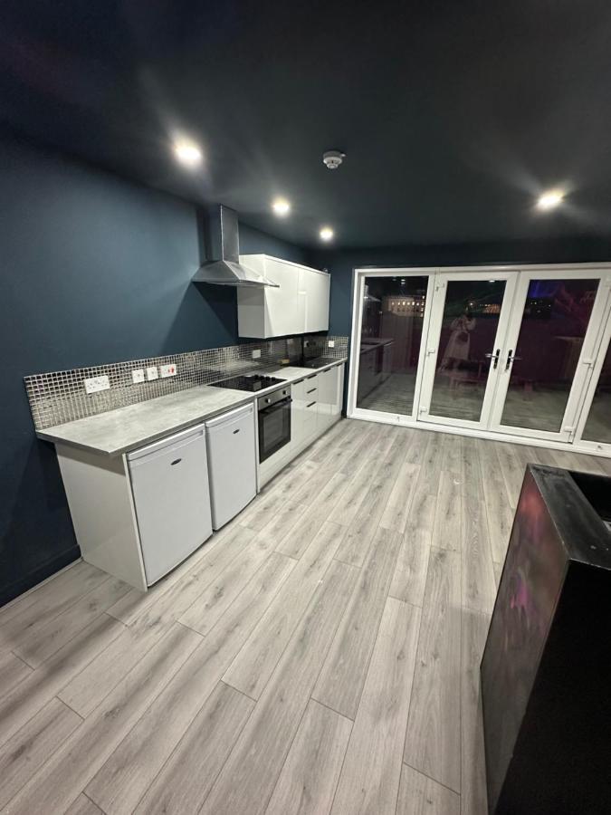 Penthouse Apartment, Sleeps 21 With Terrace Liverpool Zewnętrze zdjęcie
